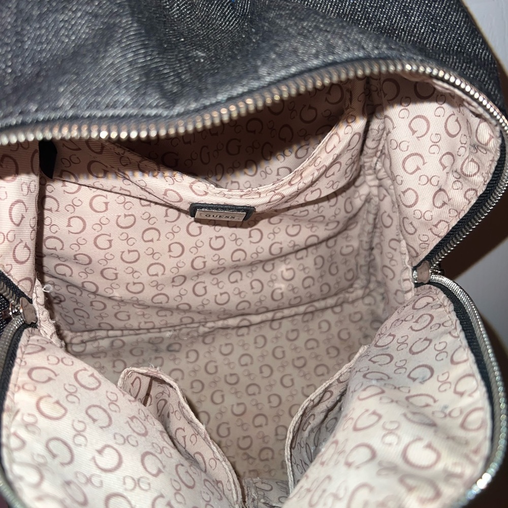 Guess backpack 🎒 - Picture 5 of 5